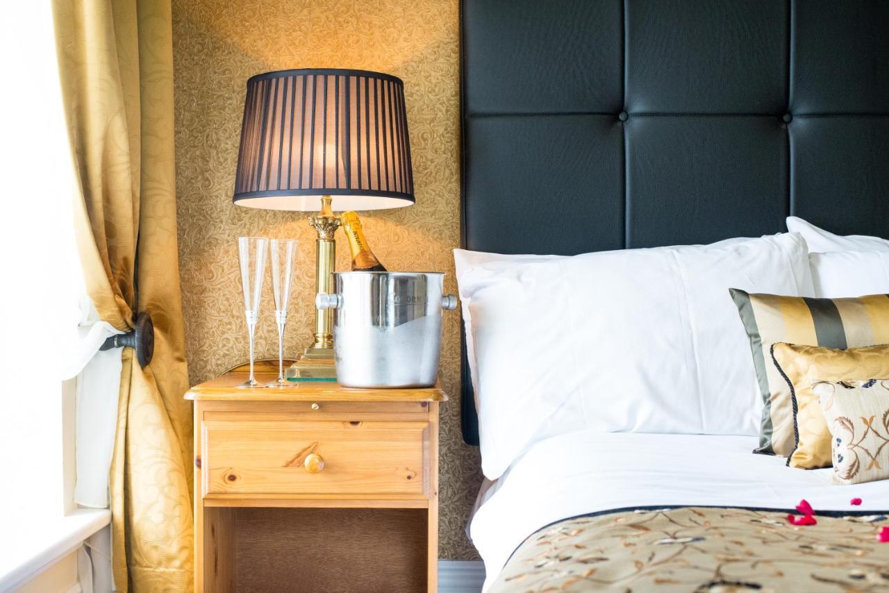 Towers Hotel グレンバイ エクステリア 写真