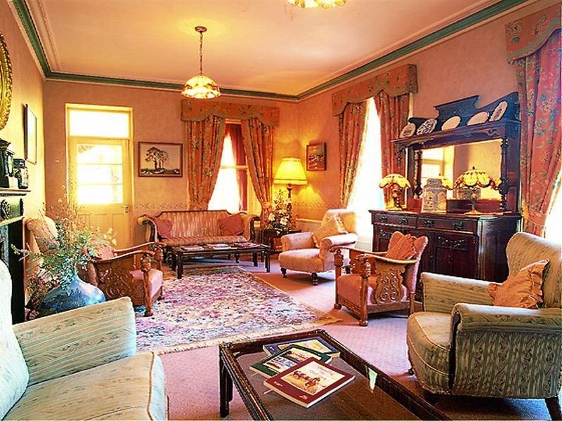 Towers Hotel グレンバイ エクステリア 写真